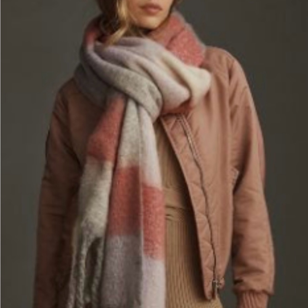 Anthropologie checked scarf in Grey